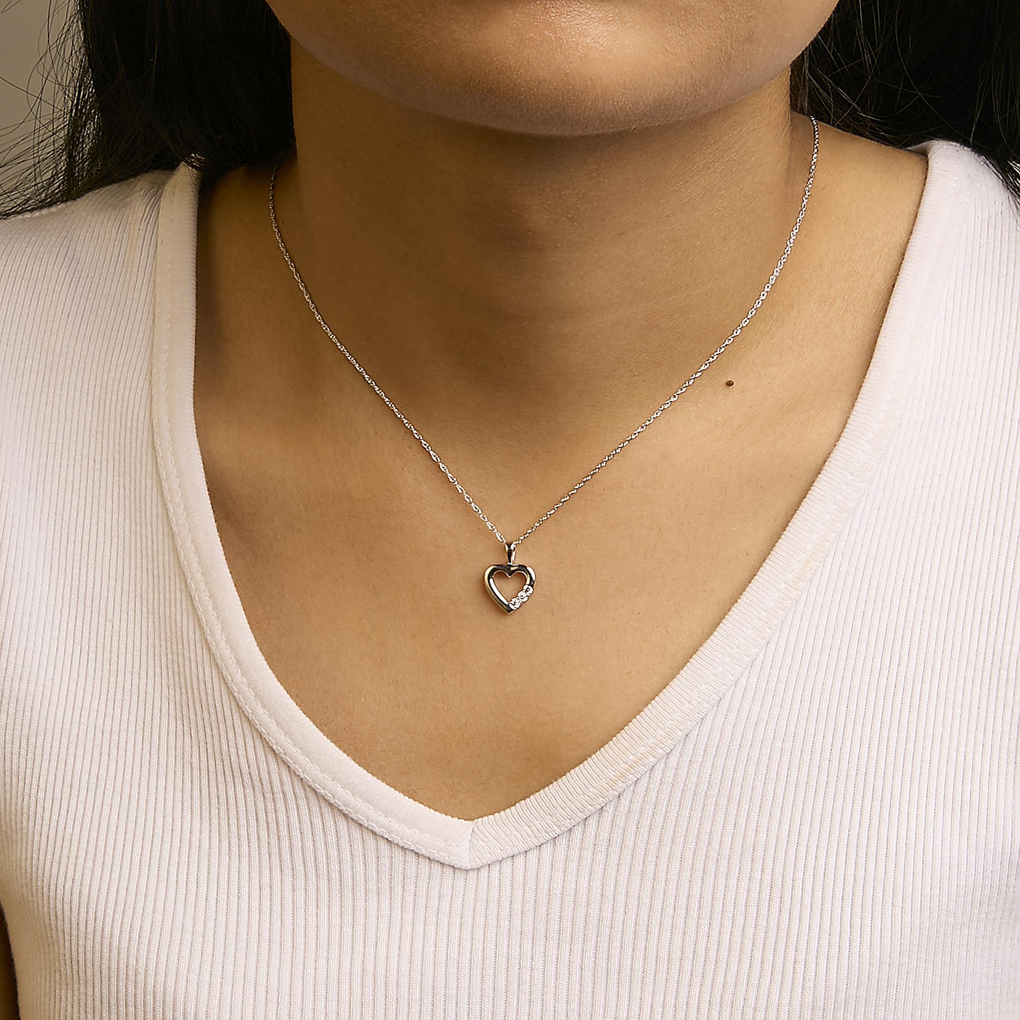 Old English Jewellers 925 Sterling Silver Simulated Diamond Heart Pendant Necklace With 18" Box Chain